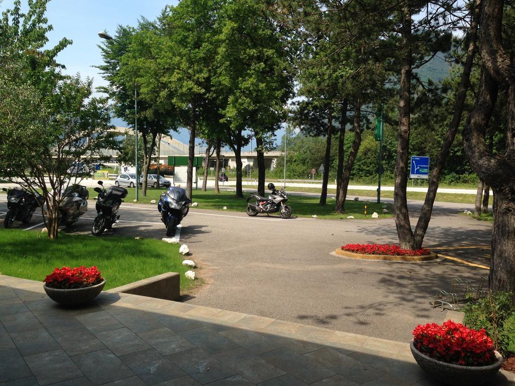 Hotel Carnia Венцоне Экстерьер фото