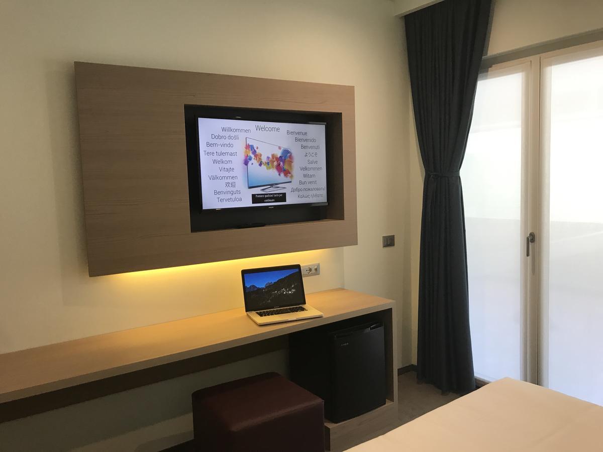 Hotel Carnia Венцоне Экстерьер фото
