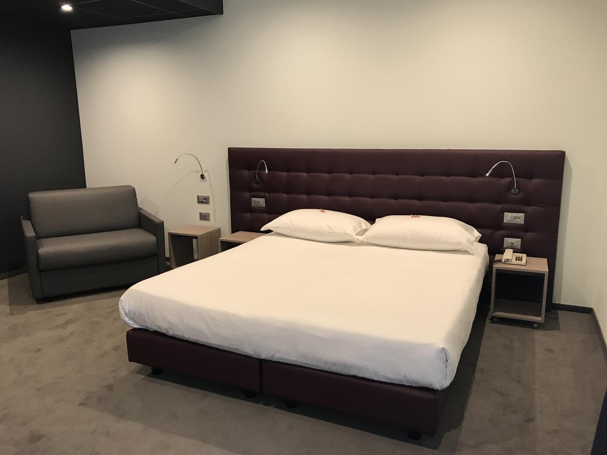 Hotel Carnia Венцоне Экстерьер фото